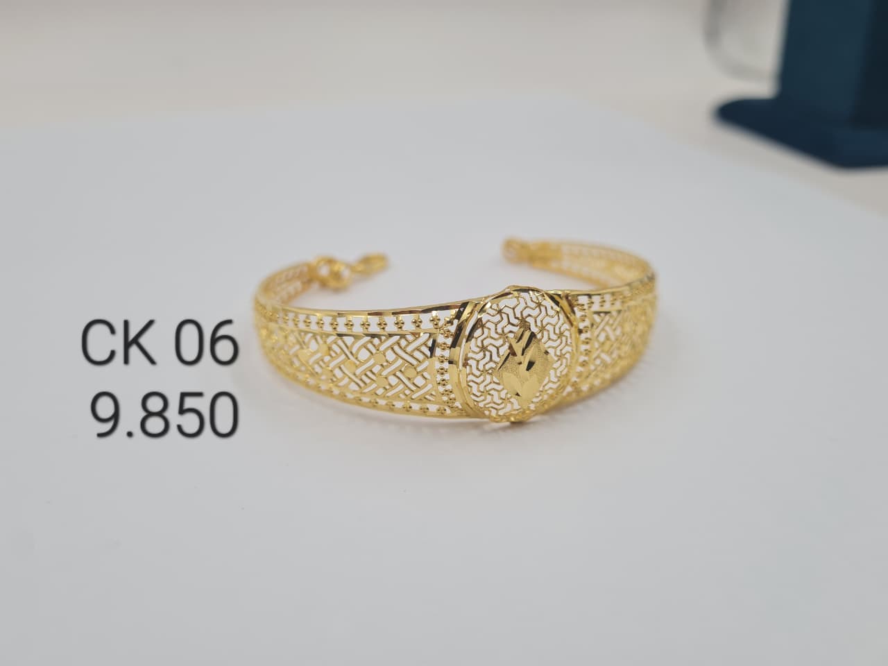 Intricate Filigree Gold Kada