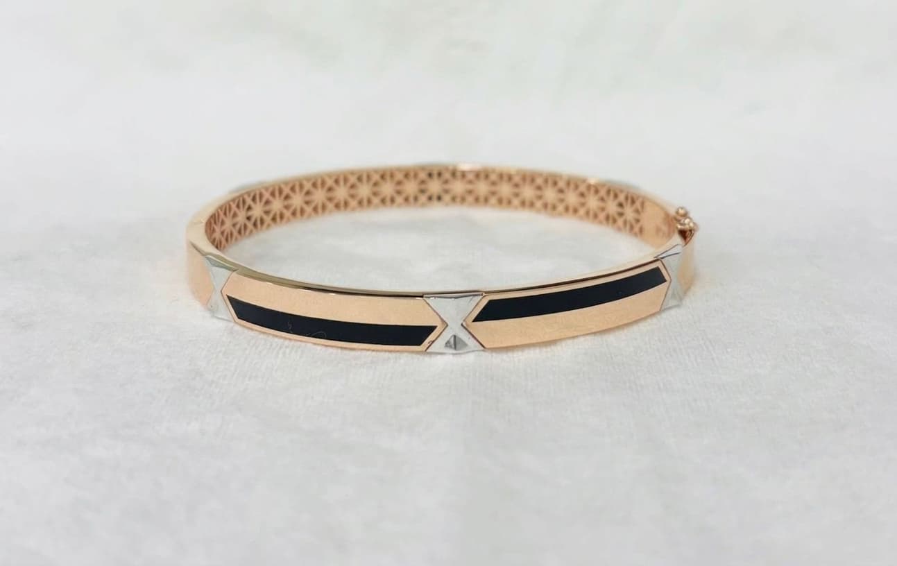 Modern Enamel Dual-Tone Gold Kada